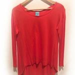 Happening in the present long sleeved Top Photo 0