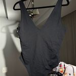 Babaton Aritzia  Contour V-Neck Bodysuit in black Photo 8