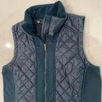 Athleta Rock Springs Quilted Vest Green Women’s Size Medium Petite Athleisure Photo 2