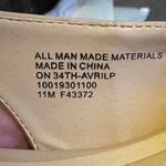 Women’s size 11 On 34th Avril Capped Photo 3