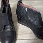 Linea Paola Leather wedge sneakers womens booties 8.5 black Photo 5