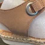 Frye NWOT  & Co Evie 2 Band Suede Leather Sandals Beachy Tan Womens Size 11 Photo 7