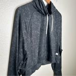 Vuori Halo Crop Funnel Neck grey large Photo 1