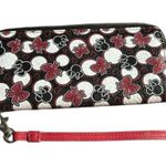 Disney Parks Exclusive Minnie Mouse Loves Dots Polka Dot Hearts Bows Wristlet Photo 0