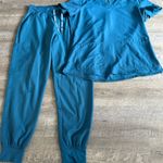 MedCouture  Scrubs Set Photo 0