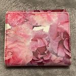 Buxton,‎ women’s floral and gold wallet. Pink Photo 2