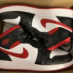 Nike Air Jordan 1 Mid Photo 0