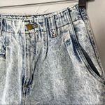 TARAZZIA SPORT Vintage Grunge High Waisted Pleated Acid Washed Denim Jean Shorts Blue Size 6 Photo 2