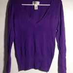 SO FINAL MARKDOWN Juniors'  V-Neck Long Sleeve Sweater medium Photo 0