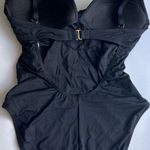 La Blanca Island Goddess Twist Keyhole One Piece - Black size US 6 Photo 1