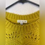 Moon River  Women’s Knitted Textured Round Neck Long Sleeve Yellow Sweater Size M Photo 1