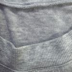 Alo Yoga Gray Split-Hem Long Sleeve Sweatshirt Women's M/L Minimalist Athleisure Photo 2