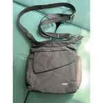 Travelon  Anti-Theft Classic Crossbody Bag Photo 0