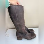 Clarks  Marana Trudy Brown Leather Knee High Low Heel Tall Boots, Sz 9.5 Photo 3