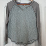 Boutique‎ Gray Long Sleeve Top Size Medium Photo 0