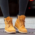 Timberland  10361 6-Inch Premium Waterproof Ankle Hiking Boots Tan Women's 7.5 Photo 1