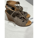 Woman’s Melrose Market Calista Lace Up Taupe Suede Wedge Open Toe Ankle Shoe 8.5 Brown Photo 1