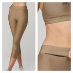 Alo Yoga  - Airlift High Waist Conceal Zip Capri Leggings in Brown Photo 4