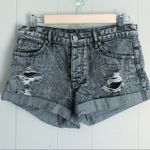 Forever 21  Button Fly Distressed Acid Wash Jean Shorts Photo 2
