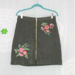 Loft Skirt Front Zip Embroidered Gray Size 4 Lined Exposed Zipper Photo 0