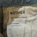 MOTHER The Maven Sneak Denim Photo 4