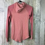 Columbia Sportswear Company XS Long Sleeve Drawstring Hooded Shirt Photo 2