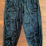 Jolt Velvet Capri Pants Photo 0