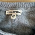 Zenana Outfitters Gray Sweatshirt With Pockets Size S/M Photo 2