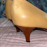 Vicari Size 8 Tan Leather Color Block Kitten Heels Photo 4