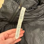Lululemon  Miss Misty Jacket II Desert Snake Embossed Black Rain Size 4 Photo 5