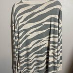 American Eagle Jegging Fit Oversized Sweatershirt zebra print Photo 1