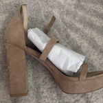 Oasis  Society Heels Photo 0