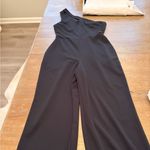 Chic Black One Photo 0