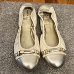 Tahari  Women’s Cream Leather Gold Accent Cap Toe Scrunched Veronica Flats 7.5 Photo 1