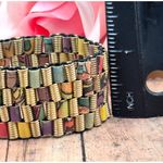 Holly Anne Mitchell jewelry Handmade Gold Tone & Newspaper Bead Stretch Bracelet Photo 6