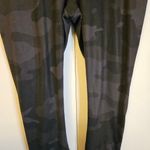 Yogalicious  camo leggings Photo 3