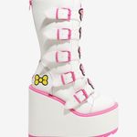 YRU X SANRIO DUNE PLATFORM BOOTS Photo 6
