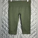 Lululemon athletica flow crop leggings women’sForest Green compression short Photo 1