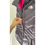 The North Face $160 NWOT  550 Down Puffer Vest Women's Gray Pink Lined Zip Front Photo 6
