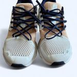 on cloud  Cloudstratus Women’s US Size 7.5 Shoes  Photo 3