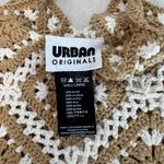 Urban Originals Tan and White Geometric Tote Photo 2