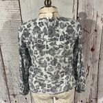 Gap  floral long sleeve top size medium. Photo 2