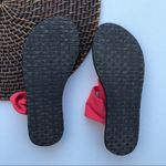 Sanuk  Womenx Yoga Sandals Salmon Pink Size 7 Photo 3