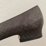 Salvatore Ferragamo Vintage  Taupe Diamond Print Suede Low Heel Pumps Size 6 AAAA Photo 12