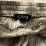 green shorts Photo 2