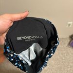 Beyond Yoga  Lux Droplets Print High Waisted Leggings Black Blue- Size Small Photo 6