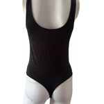 Sofia Vergara medium Seamless black shimmer sleeveless Thong bodysuit Scoop Neck Photo 3