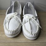 Minnetonka  White Kilty Fringe Moccasins Womens 10 Western Boho Boat Sole Shoes Photo 3