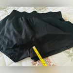 Gap Women's Black Athletic running Shorts size Medium Photo 2