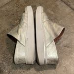 Gentle Souls  by Kenneth Cole Gold Gisele 65 Sporty Slide Shoes Womens Size 9 Photo 10